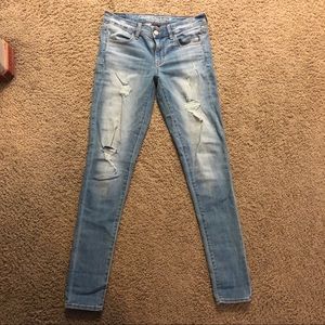 AEO Distressed Light/Medium Wash Jean (8 X-LONG!)